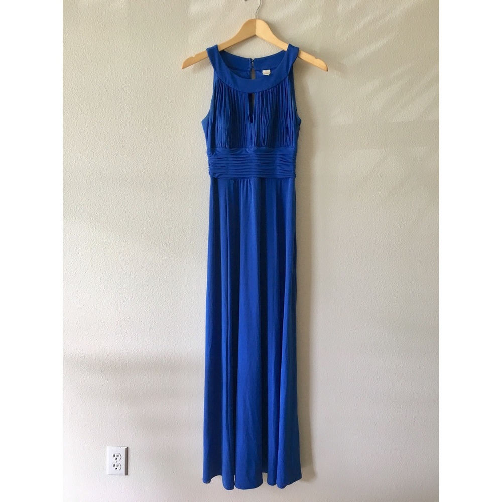 Sangria Keyhole Maxi Dress